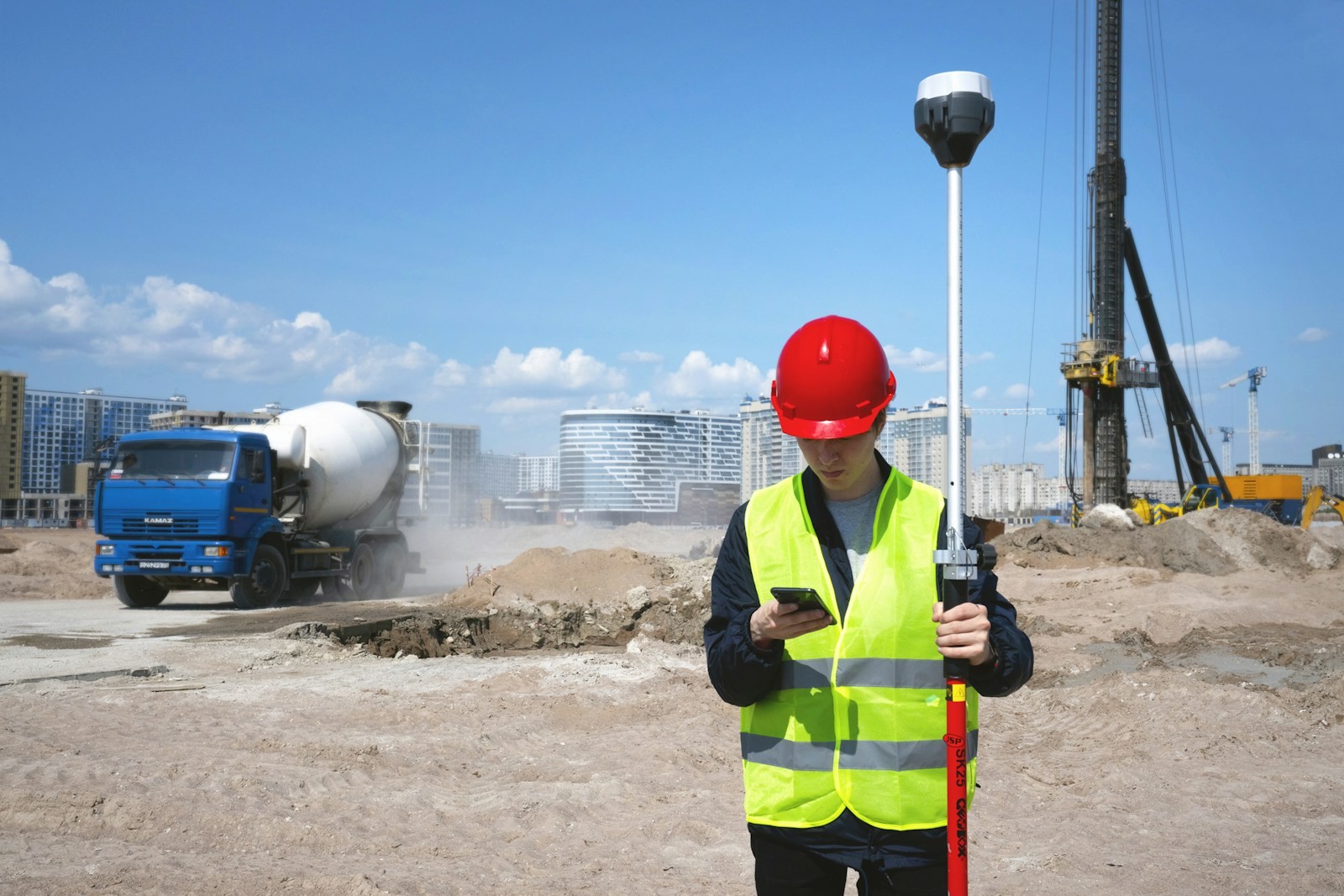 Field surveyor operating optical total station